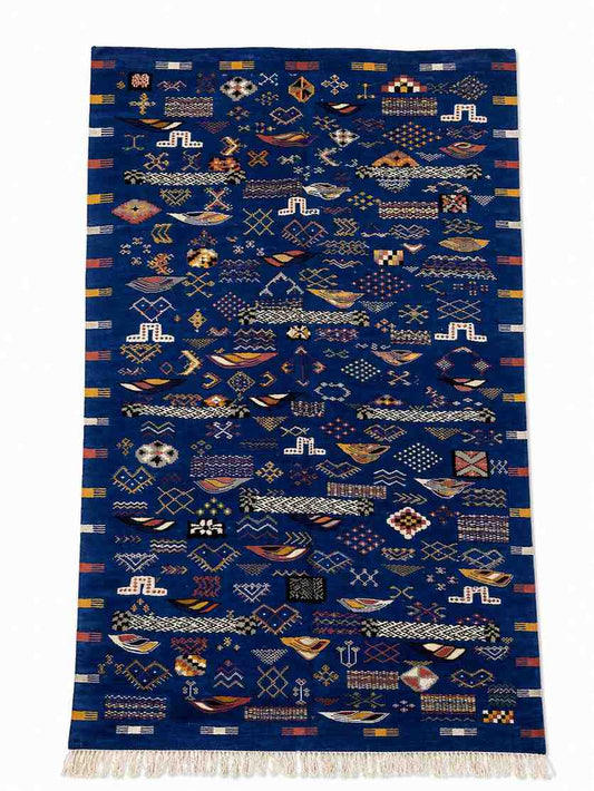 Tapis Akhnif bleu roi à registres de symboles berbères, poils ras, vue de dessus