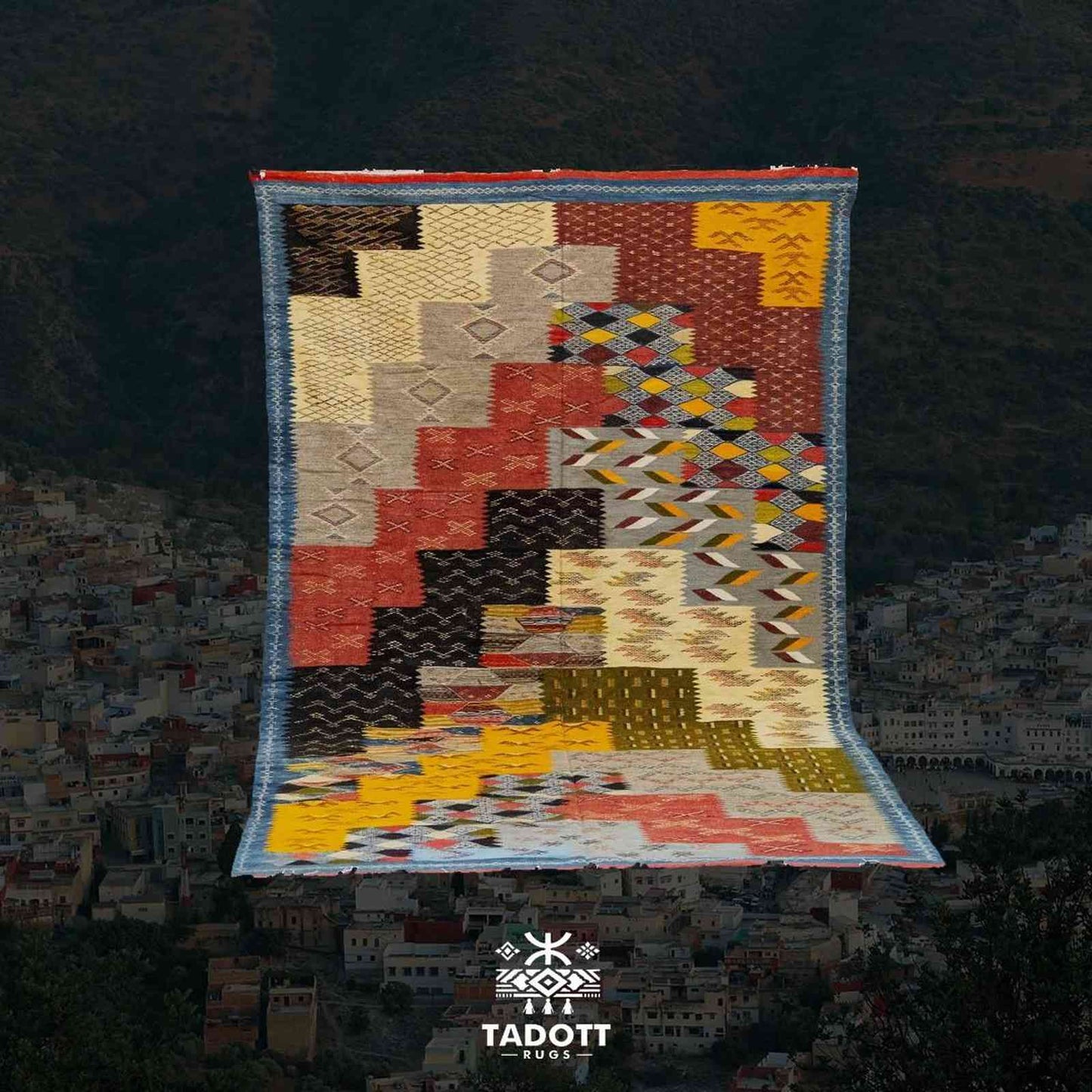 Tapis marocain multicolore – tissé plat design